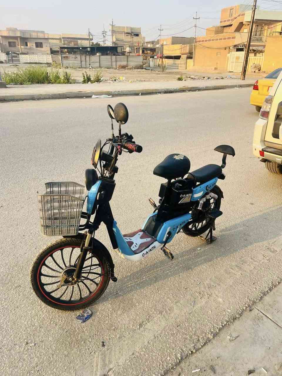 السلام عليكم 
باسكل شحن للبيع تايرات جدد شاشه وتشغيل عن بعد بطاريات جدد ماناقصه اي شي سعره 275 مكاني محاويل حي 17 رقمي ***********
