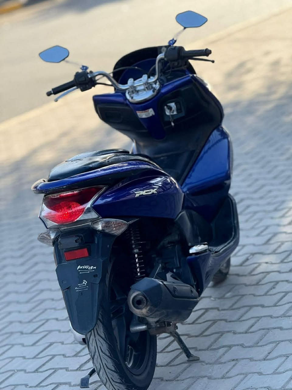 السلام عليكم للبيع دراجه pcxجيل الاول دراجة مال رمبه مديل16 ماخذها رمبه الدراجه على  ايدي حجم مكينه 150ياباني الاصلي دراجه جديده مال جناي 
ياباني الاصلي دراجه كامله أستان كهربائي حساس ازدحام ٢حرف Aدراجه جديده الدراجه مكينه لوك شلعه معدل خير من اللّٰه دراجه تكول جديده بمعنئ الكلمه واحلا من الصور  دراجة مكينه مكفوله اي نقص مابيه
السعر مليون و250 وبيهه  مجال 30ماشيه المكان  بغداد الكرخ الاتصال ***********
