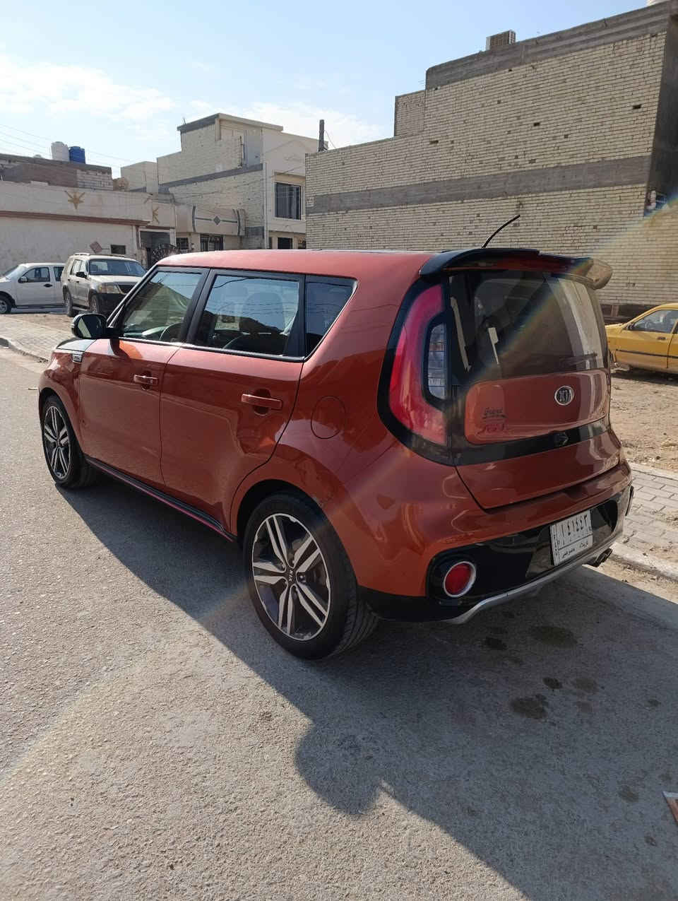 سلام عليكم
صول 2018
مواصفات:
كشنات تدفئه 
فول فول مواصفات عده الفتحه
مكينه 1600 تيربو 
وارد امريكي
الرقم *********** بي واتساب
