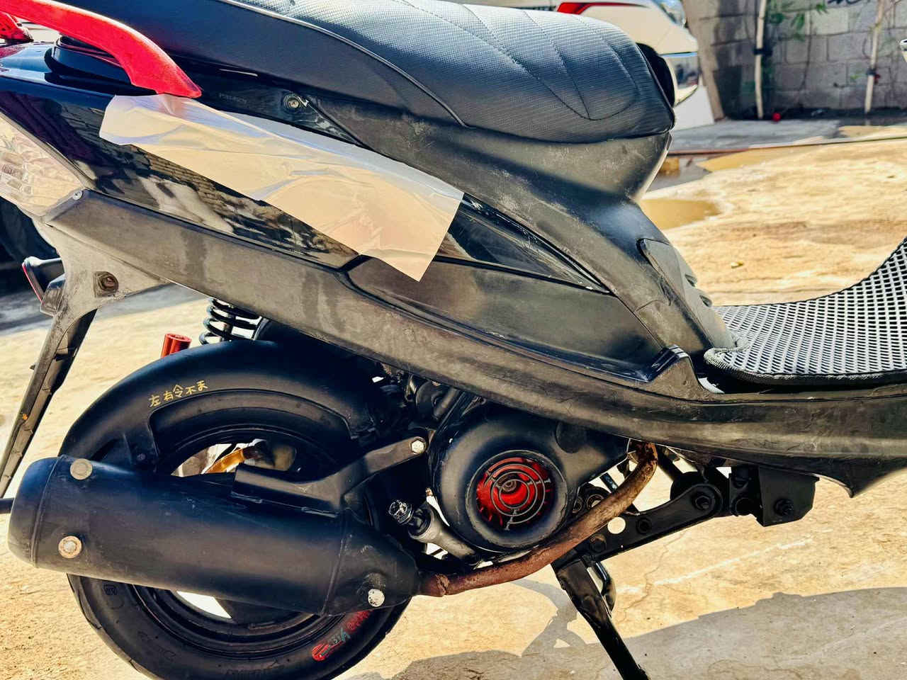 السلام عليكم
دراجه ماكس للبيع

بوشه 49 بلادي

عليها تزويد خارجي فقط 

1دبلات كدام رياضي وخلفي رياضي نفخ 

المكان واسط مركز المدينة 

للاستفسار الاتصال على الرقم 

***********8
