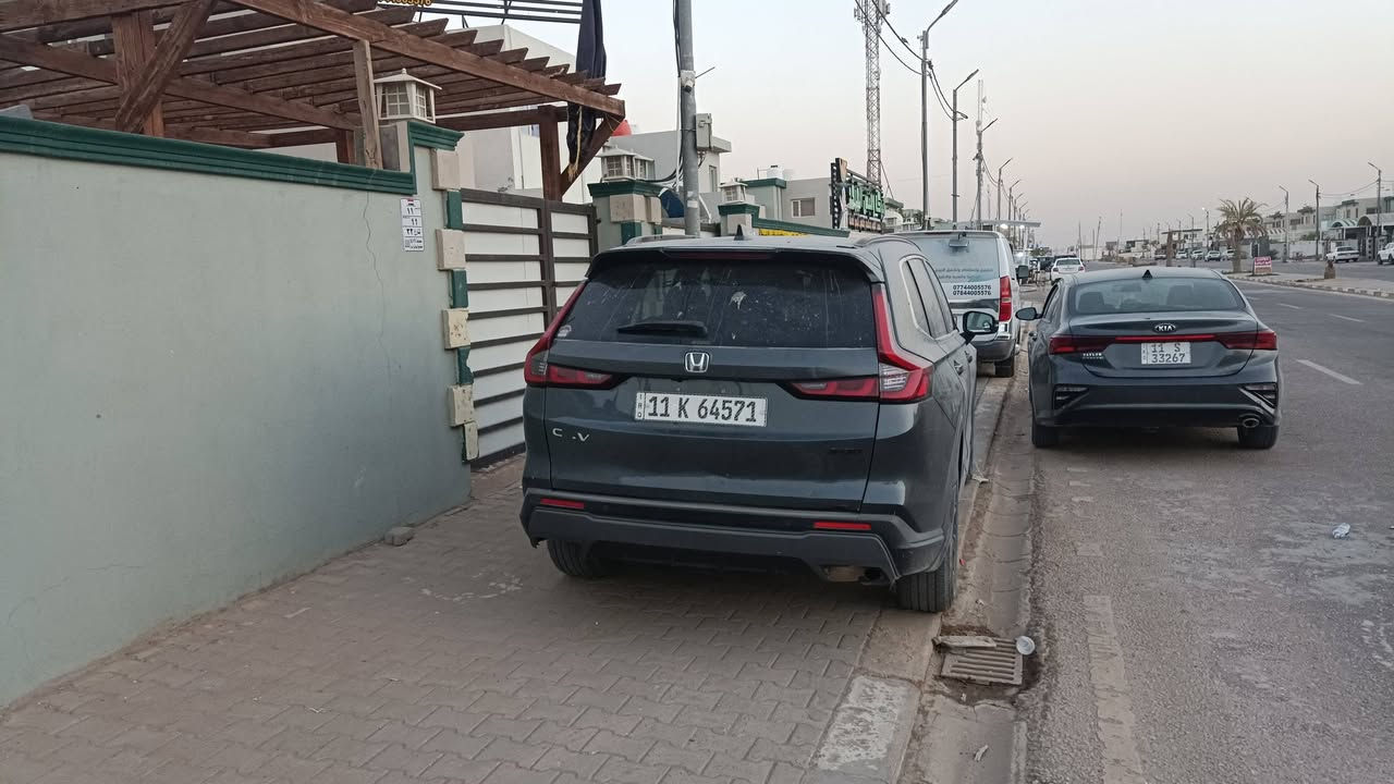 السلام عليكم هوندا crv  سيارة عائلية 
وارد امريكي
موديل 2024  
مرقم بغداد سيارة جاهزة فول مواصفات  تحويل مباشر 
 مراوس فقط هايلوكس  لحاجتي لها في عملي  يفضل من موديل 2016 لل 2025
صور الحادث مرفقة 
سعر 205 ورقه 
مكفوله من الشاصي 
موجود حاليآ في محافظة بابل
للأستفسار اكثر ***********
***********
