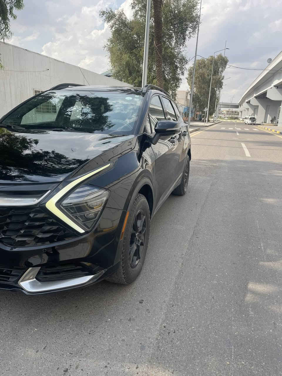 سلام عليكم سبورتج وارد أمريكي موديل 2023 بيها جاملغ وبنيد البنيد امبدل والجاملغ امعدل بدون صبغ فول مواصفات خمس كامرات رادار تشغيل عن بعد بنرامة جلد السيارة جاهزة من كير مكينة صدر تبريد السيارة مشروع وطني تحويل ثاني يوم العنوان بغداد البستان للاستفسار الرقم ***********
