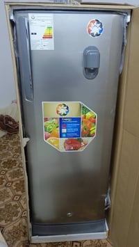 بالكارتون • ثلاجة