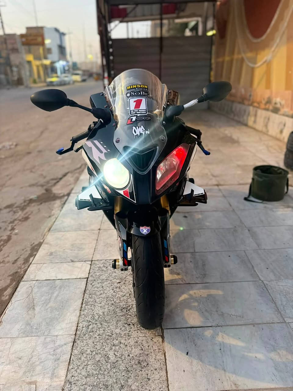 السلام عليكم دراجة بي ام1000rr موديل 2014 فول مواصفات مرقم بأسمي تحويل مباشر وارد أمريكي كلين بدون ضرر وصور مزادهة بل منشور مكفولة كفالة عامة سعر ٨٥ ورقة وبيهة مجال مكاني ناصرية مركز 
***********
