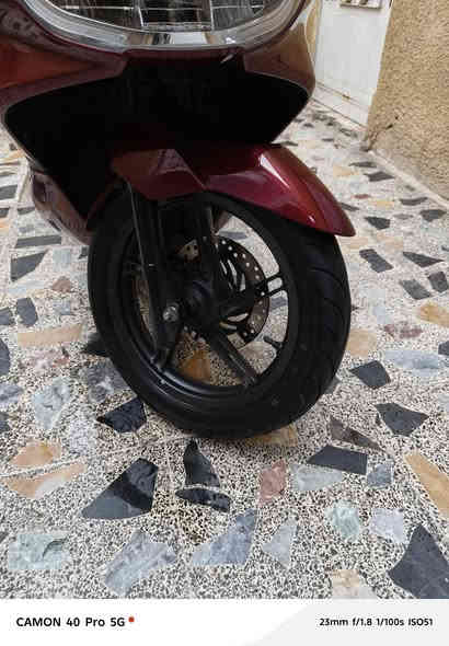 ‏مكينة150لون مميز  ماروني   

‏ماشية  9تالاف و وبل يابان ماشية 4تالاف

‏مواصفات

‏حساس ازدحام ✅

‏حساس استان ✅

‏الدراجة ورقة المزاد مالتهة وصور اليابان وتقريرهة  مالتهة موجود   

‏الدراجة مكفولة  

‏مكاني بغداد مدينة الصدر    ‪ ‪(‪***********‬)
