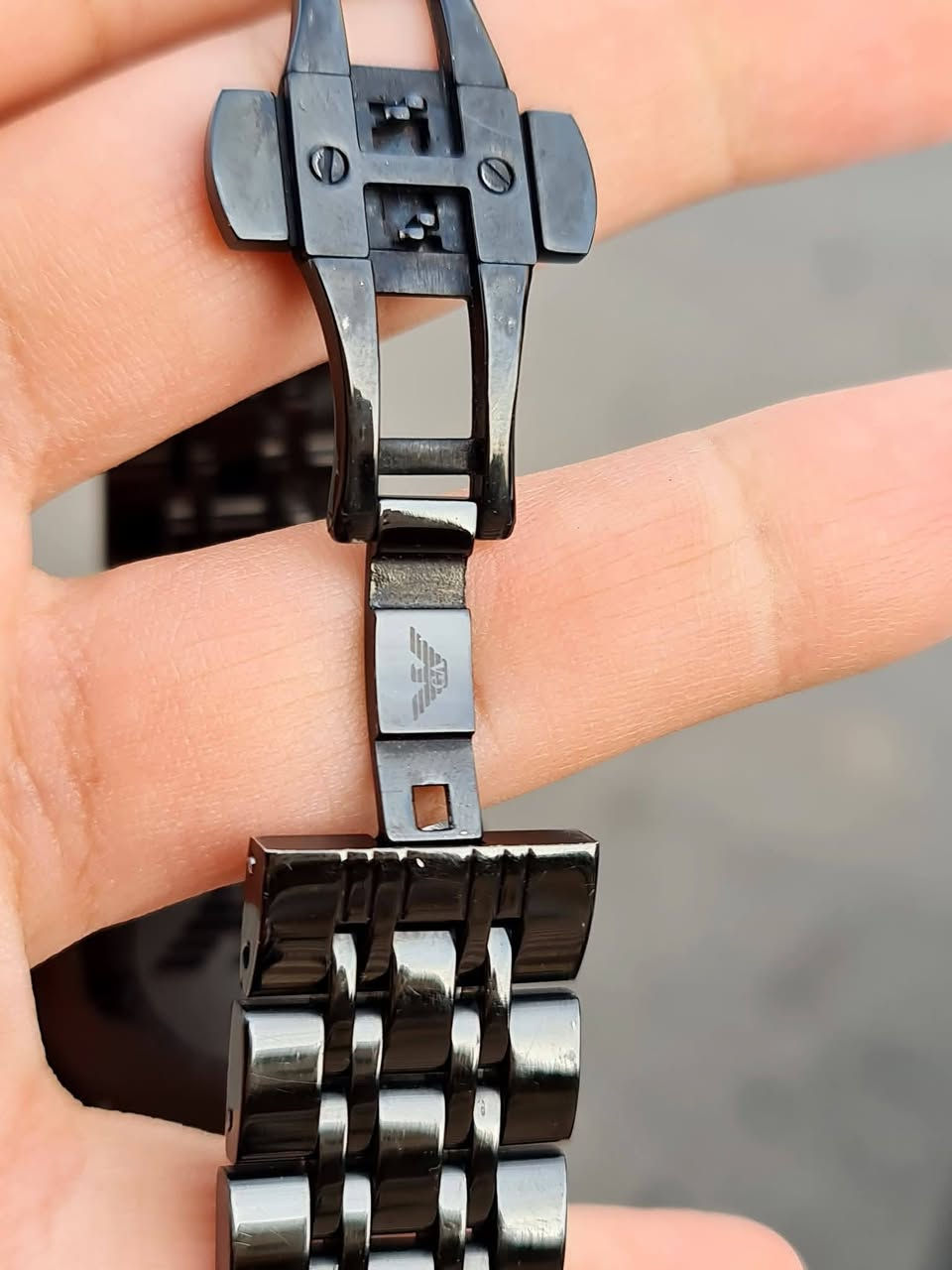 ⌚ Emporio Armani – فخامة الأسود
أناقة إيطالية بتصميم رجالي راقٍ ✨

▪️ الماركة: Emporio Armani
▪️ التصميم: كلاسيك عصري
▪️ اللون: أسود كامل (Black on Black)
▪️ الهيكل: ستانلس ستيل مطلي أسود
▪️ السوار: ستانلس ستيل أسود
▪️ المينا: أسود مع لمسات أنيقة

▪️ الوظائف:

– كرونوغراف
– عرض التاريخ
▪️ الحركة: كوارتز (دقة واعتمادية)

🔹 ساعة تعكس الذوق العالي وتناسب اللبس الرسمي واليومي

🔹 خيار مثالي للشباب ومحبي الأناقة الهادئة

📩 للاستفسار والمراسلة خاص او 0795472588 

✨️يرجى متابعة الصفحه لكي يوصلكم كل ما هو جديد ✨️⌚️


**إذا كنت صاحب هذا الإعلان وتريد حذفه لأي سبب، رجاءا أرسل رسالة إلى الدعم الفني**