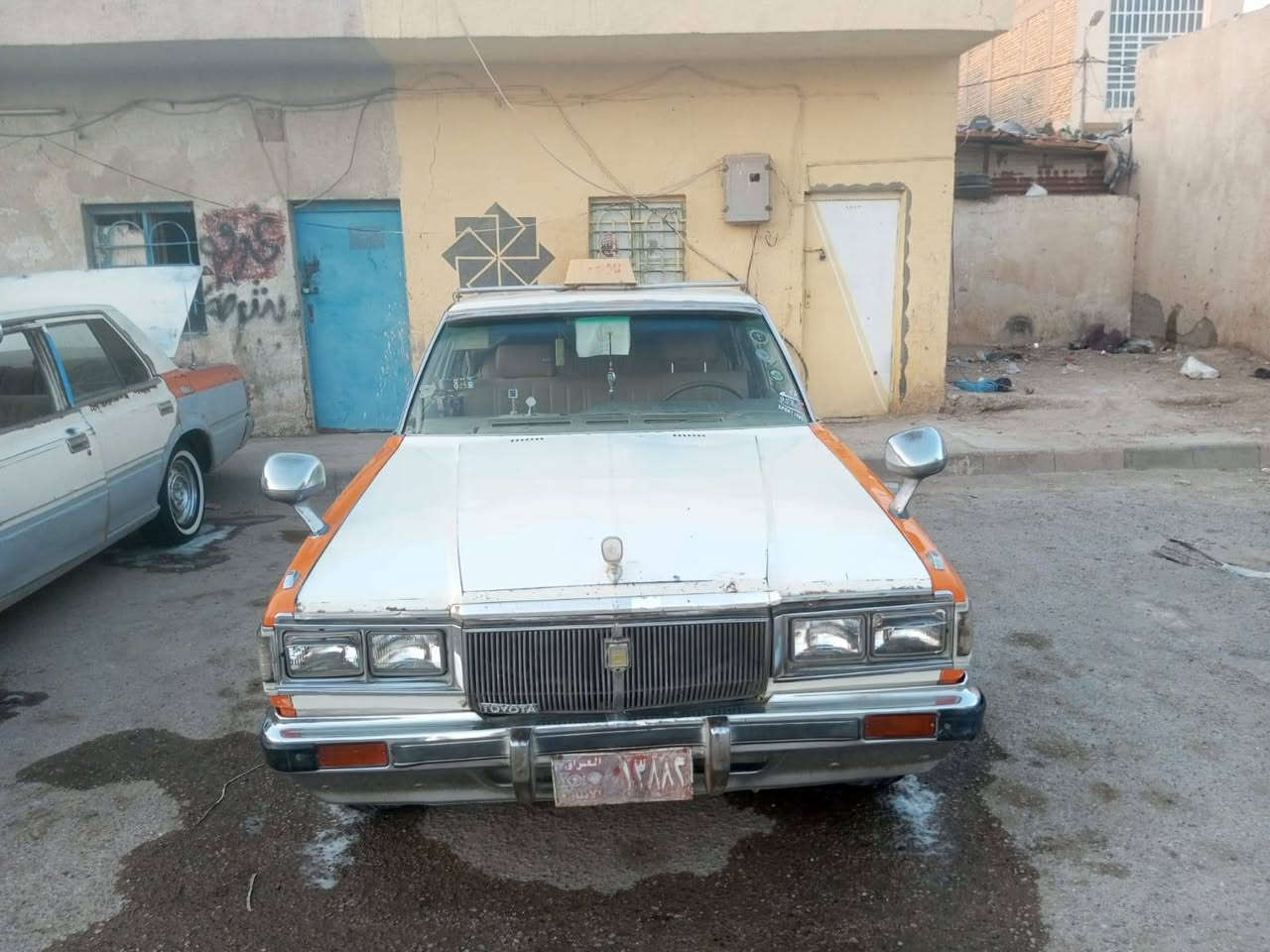 من رخصت مدير الكروب سياره كراون موديل ٨١ للبيع مكينه فيفيتي ثنين ونص بيهه براص بس بلتشغيل رقمهه الانبار مالكهه بلديوانيه بيهه وكاله عامه من مالكهه الشرعي مطلوبه هيئه غرامات مالي علاقه بيهن ابيع هل موجود مكاني مركز 0780 072 2841 اتصل بيك خير وتدلل ولله مستعجل على بيعتهه
