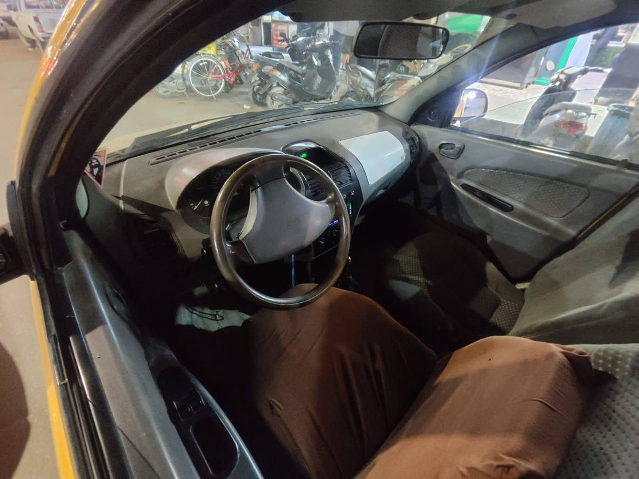 للبيع طيبه ٢٠١٤ سياره نضيفه مابيه نقص بدون ضربه بأسم جاري مداور ثاني يوم رقم كربلاء مصفره هيئه وغرامات الرقم انكليزي كير مكينه حداديه كهربائيات كله مكفول السعر ٤١ وبيه مجال للشراي واني مكلف بلنشر هذا رقم راعيها ***********
