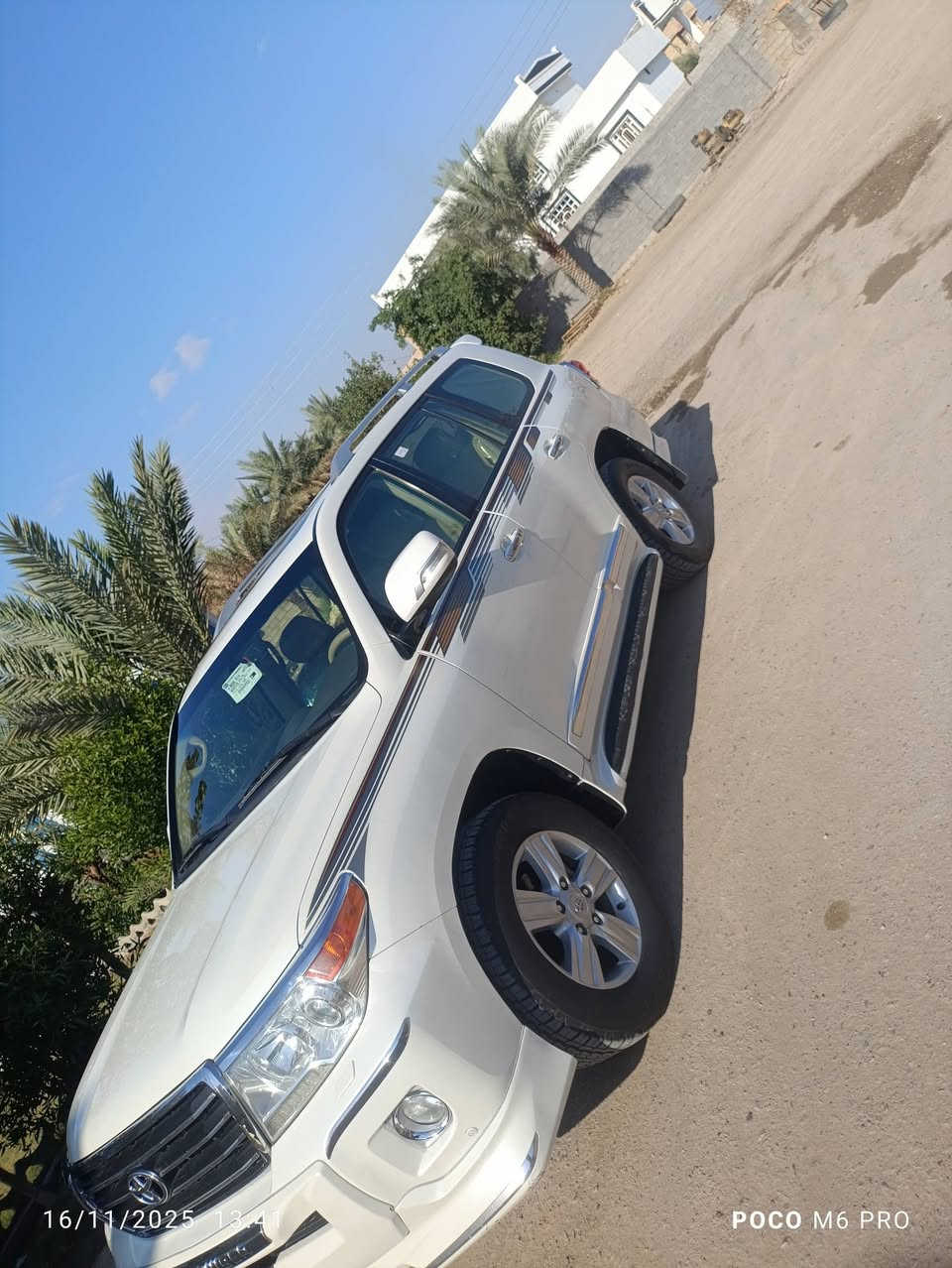 سلام عليكم للبيع  لاندكروزر 2014  رقم السليمانيه مكفوله كفاله عامه فقط هلال جاملغ اليمنه صبع إصبعين موضح بصوره سياره نظيفه مكاني تخم تاير حداديه جديد كله مابيه نقص سياره بريم معروف البريمي  
مكان السياره الانبار الكرمه 
السعر 405وبيه مجال 
الاستفسار ***********
