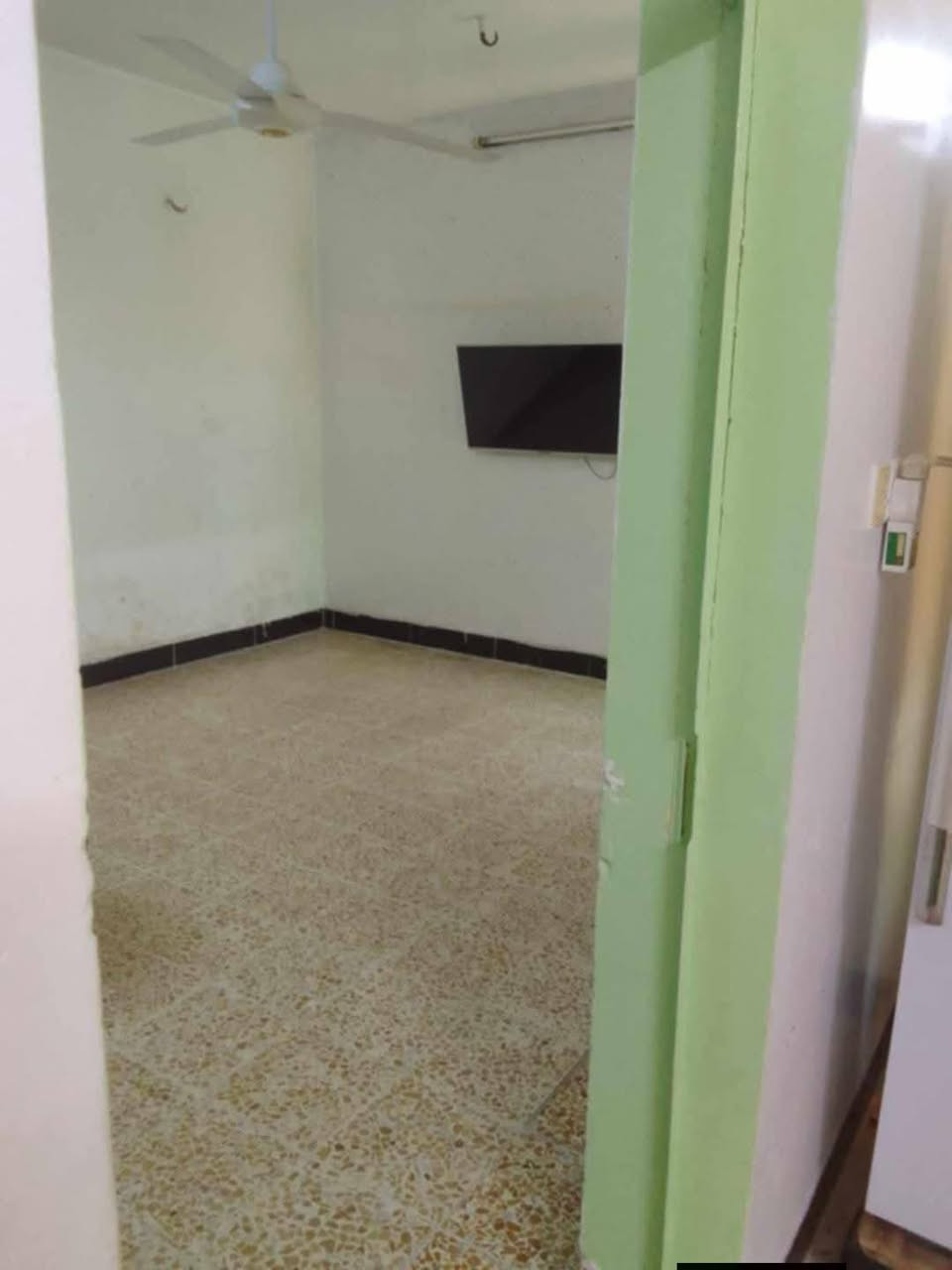 #عروض_مكتب_عـطـاء_الموصل
دار للبيع 

حي السماح الثانية 

قرب مدرسه ايمام الزهري 

المساحة 150 م واجهة 7٫5م

غرفتين نوم وصاله ومطبخ وصحيات وبيتونه 

طابق الثاني غرفة نوم وصحيات 

بناء حديث

خدمات كامله  ماء/// كهرباء/// تبليط 

سند طابو الزهور

نستقبل العروض العقاريه في جميع أحياء الموصل 

للاستفسار مراجعة مكتب عطاء الموصل 

***********

***********

***********
