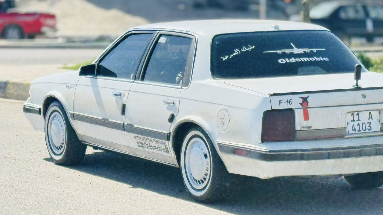 السلام عليكم 
اولدز للبيع او المراوس حسب القناعه
موديل 1990
رقم بغداد دولي مشروع وطني
كير محرك شرط صدر تخم تاير جديد 
السياره احلى من الصوره 
مكان السياره تكريت الاستفسار الاتصال ع الرقم***********
