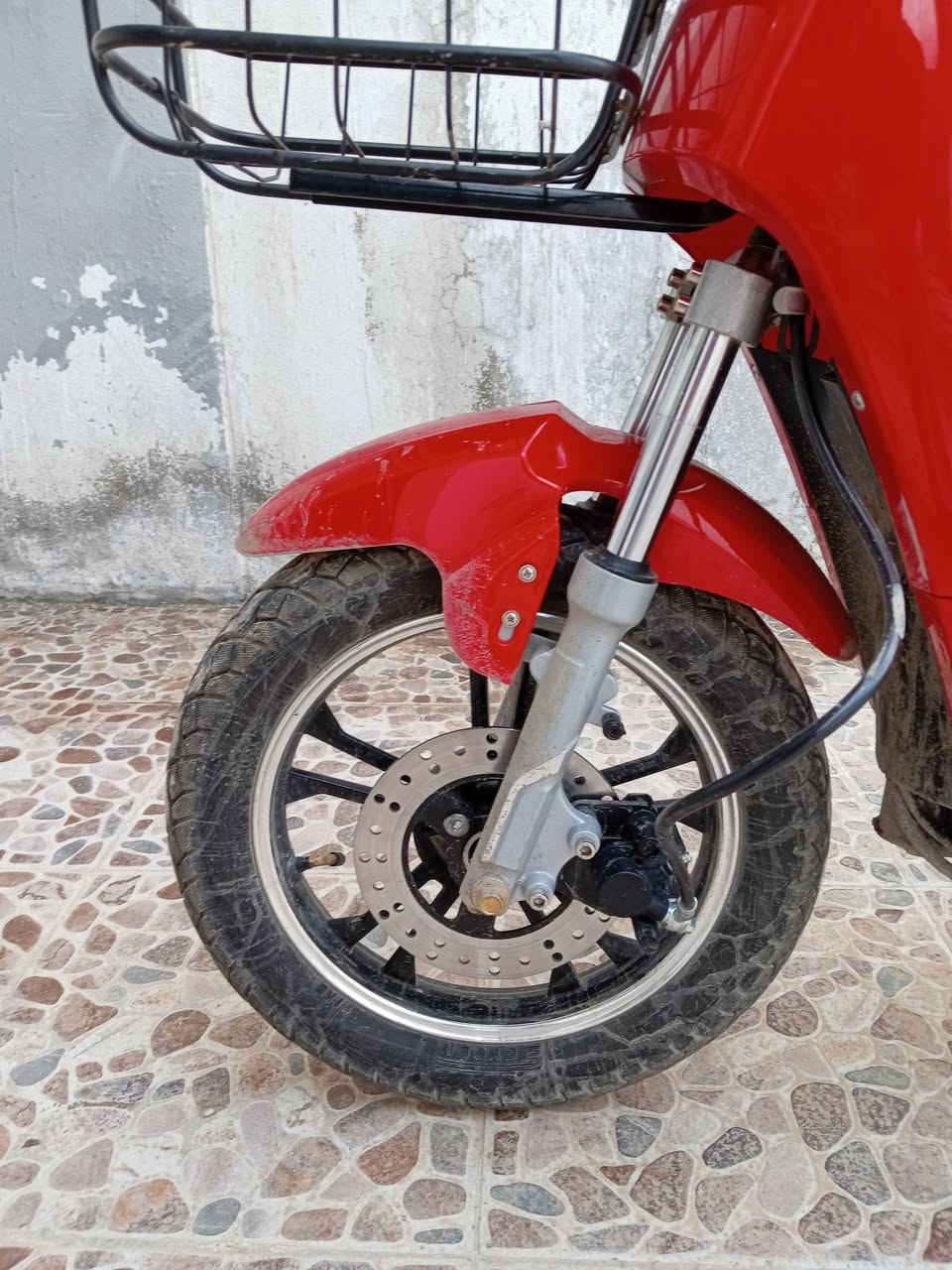 دراجه شحن للبيع
بدون بطاريات 

خمس بطاريات دبل
60v
20A
سرعه الr9
يمشي مسافات طويله مايصرف شحن
فقط بطاريات  مابي  
دراجه حلوه وسريعه وبيها جنطه وسطيه وخلفيه 

بشكد تفيدكم لاتكسرون بيها هواي


**إذا كنت صاحب هذا الإعلان وتريد حذفه لأي سبب، رجاءا أرسل رسالة إلى الدعم الفني**