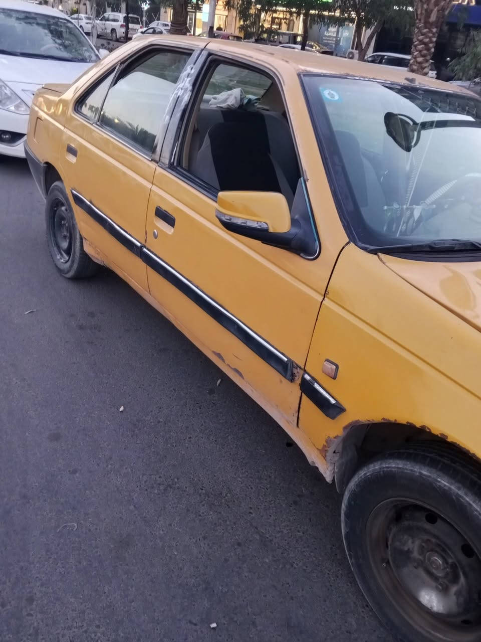 السلام عليكم بيجو مديل 10 للبيع  رقم نجف بسمي 
سياره جاهزه مكينه وكير حداديه كهربائيات كلها جاهزه 
   (التبريد عاطل فقط) العنوان نجف كوفه شارع المعمل 
السعر 23 وبي مجال للشراي غرامات صفر هيئه صفر 
***********
