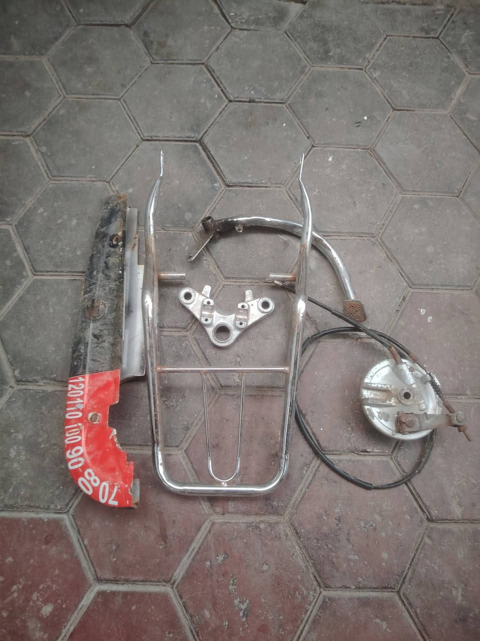 سلام عليكم غراض نضاف مكينه ما مفتوحه السعر 250وبيهن مجال الرقم ***********
