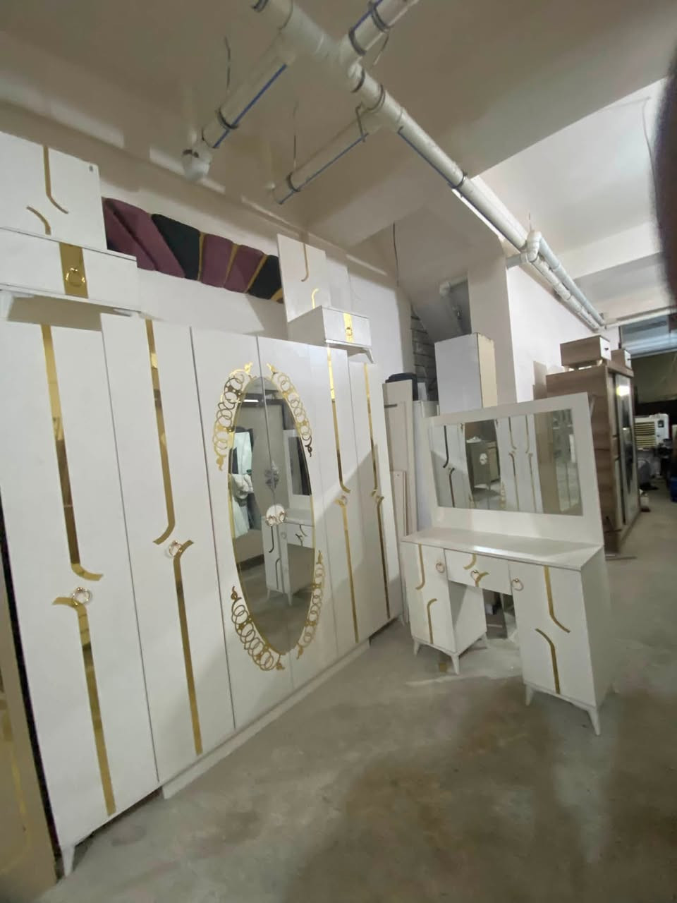 السلام عليكم غرف نوم نضافه فول المكان تكريت حي العصري نهايت شارع البلديه يم أسواق البركه يوجد نقل وشد و توصيل بي واتساب ***********
