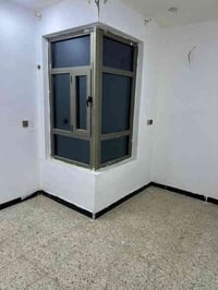 دار للبيع او الايجار بغداد الدورة مجمع السلطان الأول مساحة 50 يحتوي عل...