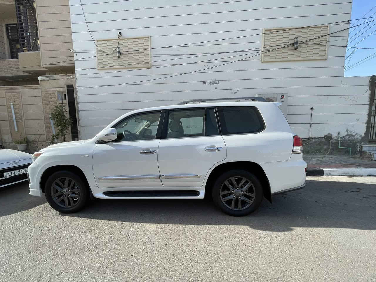 سلام عليكم لكزز موديل 2009
مكفوله كفاله عامه من عده جاملغ صبغ اثر تخريب فقط 
رقم بغداد إنكليزي بسمي 
بريم اصل فول موصفات 1/1 داخل بيجي
مرايات شفط 
كشنات كهرباء وتدفئه وتبريد 
شاشه كامره دواره 
جكات تصعد تنزل 
 5 بصمات
حساس خلفي وأمامي  
تخم تاير جديد 
ماشيه 260 حقيقي 
السعر 307وبيه مجال
سياره جديده بوضع وكاله 
مكان سياره كربلاء مقدسه
الاستفسار ***********
