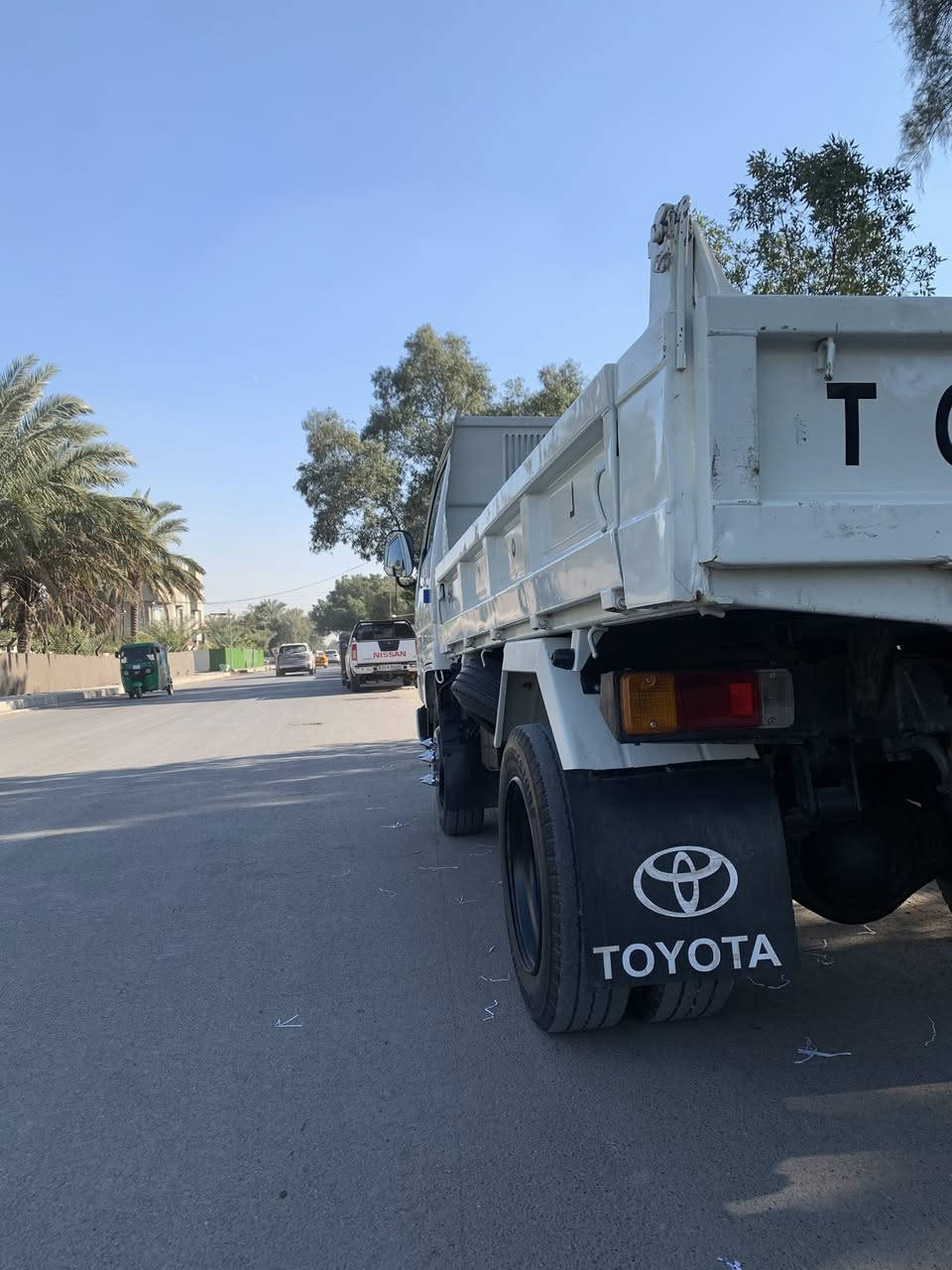 راس اثور قلاب فحل بلاد سياره بلكارتون كلشي بيها علا وضع الشركه مكفوله كفاله عامه فقط (البدي مصبوغ)
 قماره قطره صبغ مابيها مكينه ( 16B )لابخار ولاتنقيص  كير ومحرك لوك مكفول شاصي مكفول تخم تاير جوبلس جديد برجستون ويل  17.5 كهربائيات كلوب ماكو نقص سياره شكد متصور جديده 👍🏻 دينار مذب عليها جاهزه للعمل. 
رقم بصره مشروع وطني تحويل ثاني يوم. اتصل واني خادم

المكان بغداد المشتل. ***********
