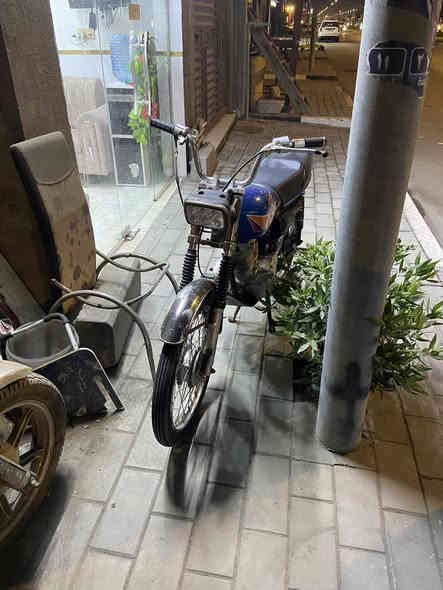 السلام عليكم دراجه أيراني اداوات نضافه 100/100 دراجه مانقصها شي بيع مستعجل 450 بيه مجال قليل رقمي ***********
