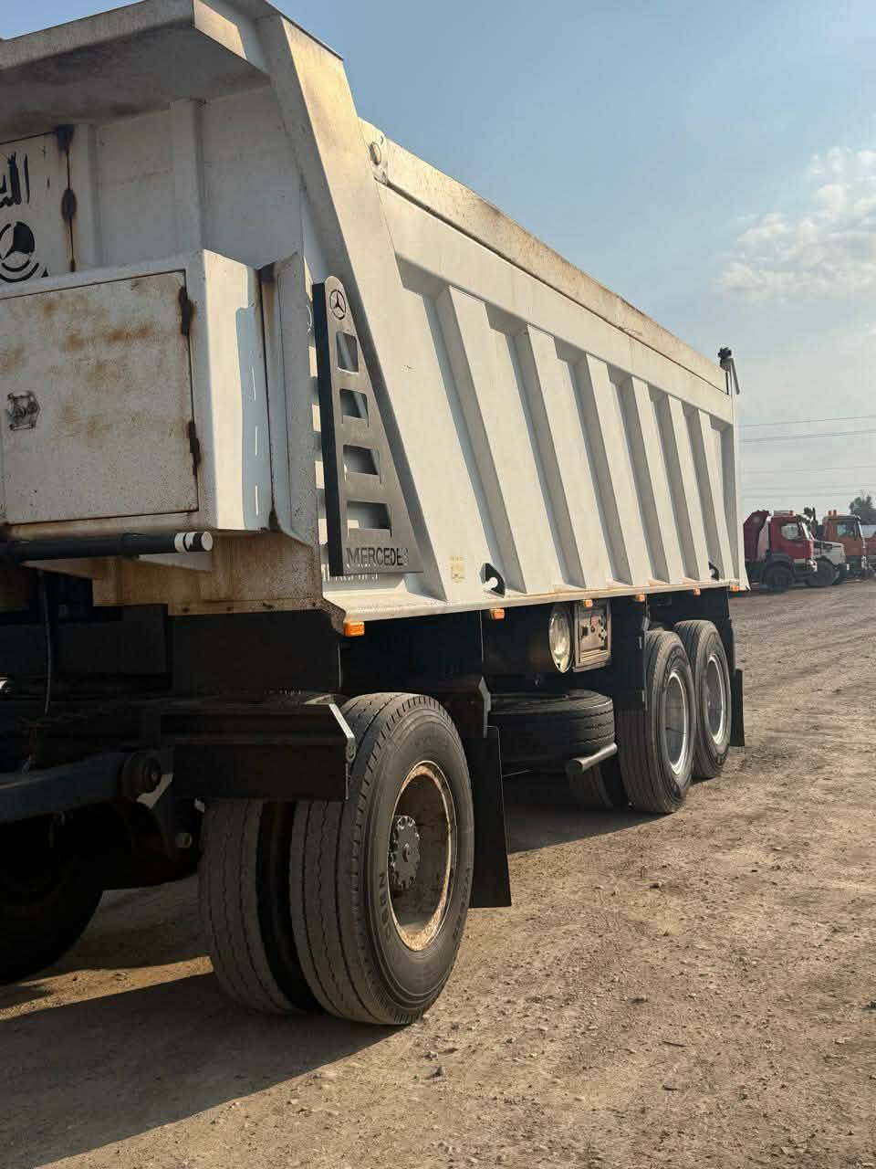 مقطوره للبيع
***********
