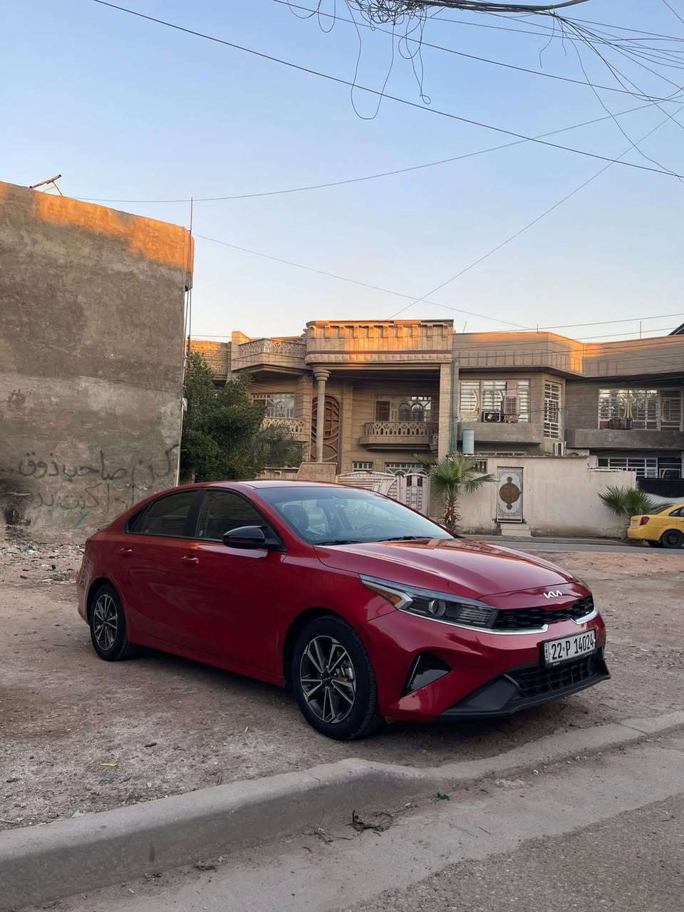 كيا فورتي 2024 وارد امريكي
🔴كفاله عامة من صبغ والتبديل 
وبدون ايرباك فقط بارد موضح بالسونار 

✅مواصفاات السياره 
فول تحكم ستيرن 
شاشه حجم كبير  + كامره دواره 
رادار امامي اوتو بريك   
نضام تحديد مسار للسياقه الالكترونيه
تحكم استيرن كل الجهات    
مانع انزلاق + كروز سرعة 
محرك 2000 دوش  
السياره نضيفه 
ماشيه ٢٧الف فقط

السيارة متعوب عليها تايرات تخم جدد قبل اسبوع شدتيهن 
لايت زنون ابيض ثلجي 
انارة داخلية متغيرة تتحكم بيها بالتلفون
كاملة من كل نواقص 
السيارة بأسمي 
مكانها بغداد الدورة
السعر :165$ ورقة
الاتصال والاستفسار :***********
