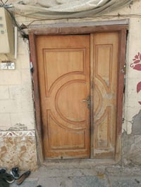 بيبان خشب • نضاف • تحتاج صبغ