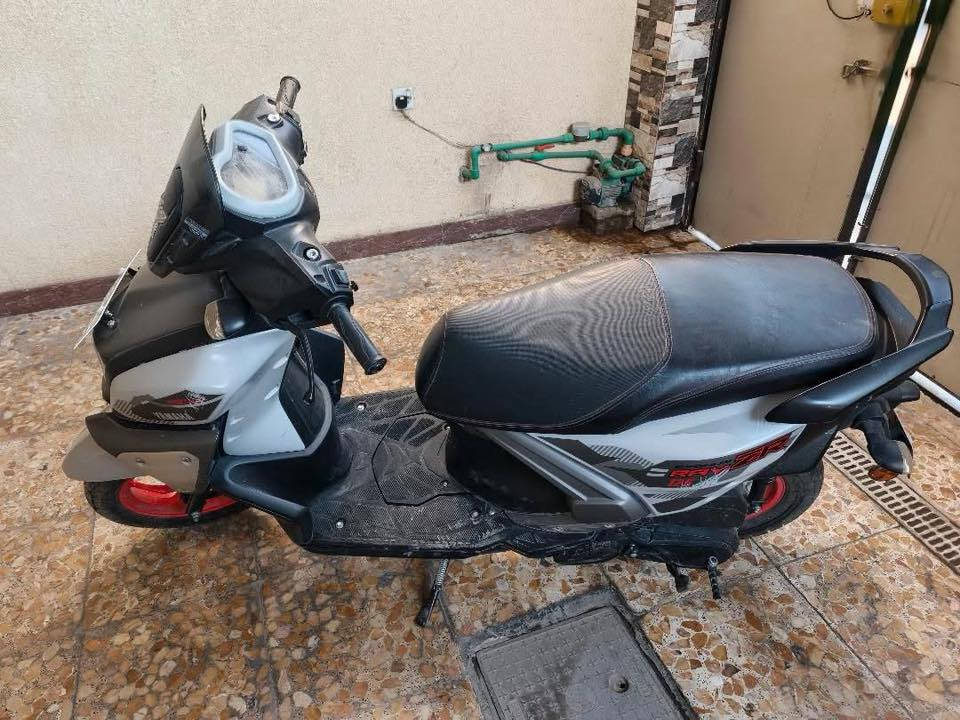 دراجه zr 2024 للبيع ماشيه 4400
بعدهي جديده الدراجه مرقم كامل اربيل و سنويه جاهزه 
رقم التلفون ***********
