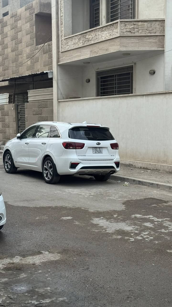 سورونتو 2019 وارد امريكي ضربتها بنيد
اعلى موصفات v6 رادرات وكامرات 360 
ماشيه 93.000mi
265وبيها مجال
***********
