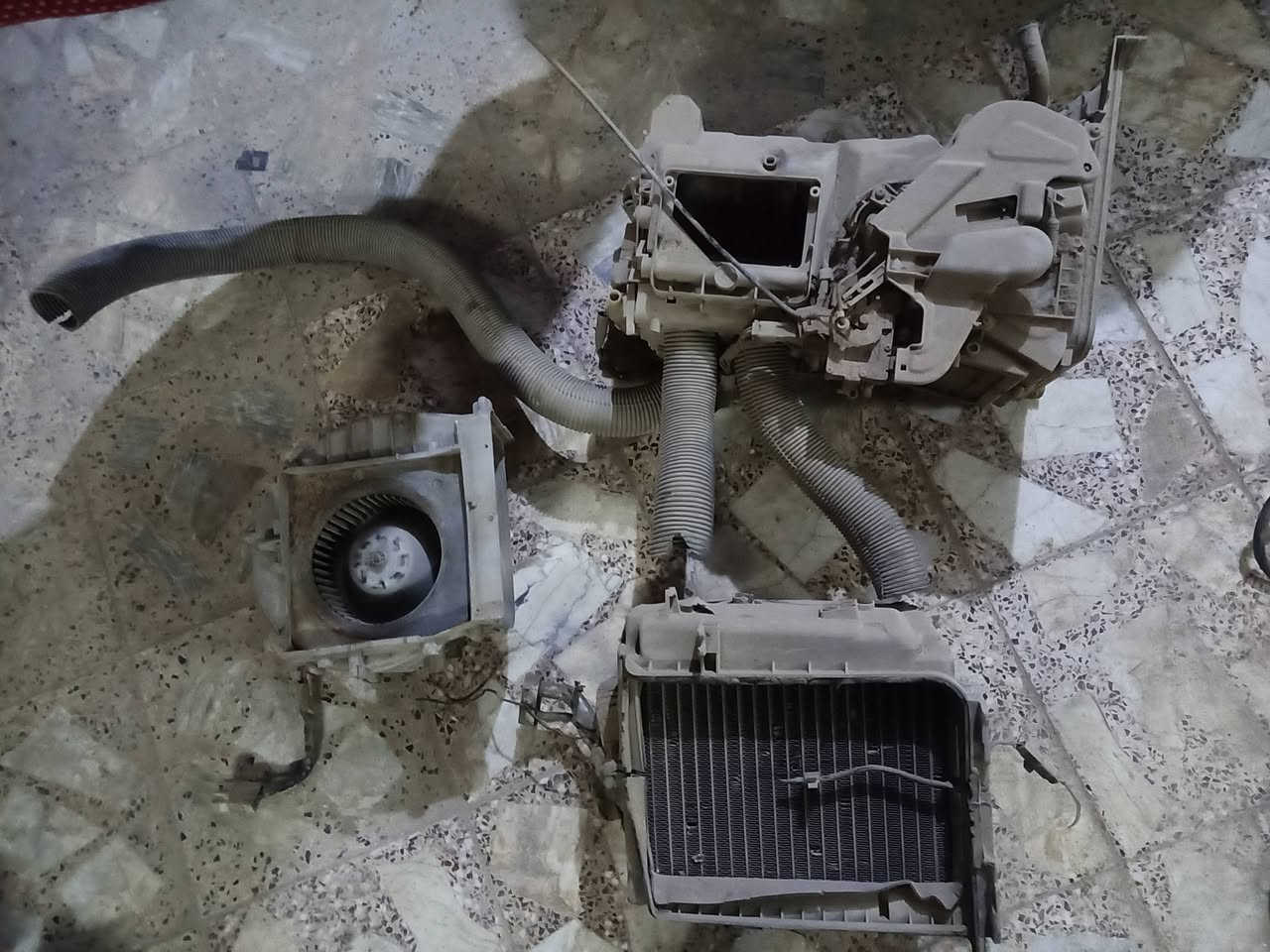 سلام عليكم ورحمة الله من رخصت لادمن المحترم
غراض بطه تفصيخ للبيع 
ربل بيبان كامل حته جنطه 
راس روط 
رباط كامل خلفي
دبل فريز + فان امامي + بوري الي جاي من بطل للفريز كامل جيب وشد 
درايمات جدد تفصيخ 
كاردن هوه وشيال كامل 
ماكنيت بطه 
فلنجات امامي 
فج بريك هوه وصونده امامي 
سعرهن قيموهن بما يرضي الله واني ماقصر انشاء الله 
مكاني نجف الاشرف رقم الهاتف *********** متواجد فيس واتساب وهم عل خط
