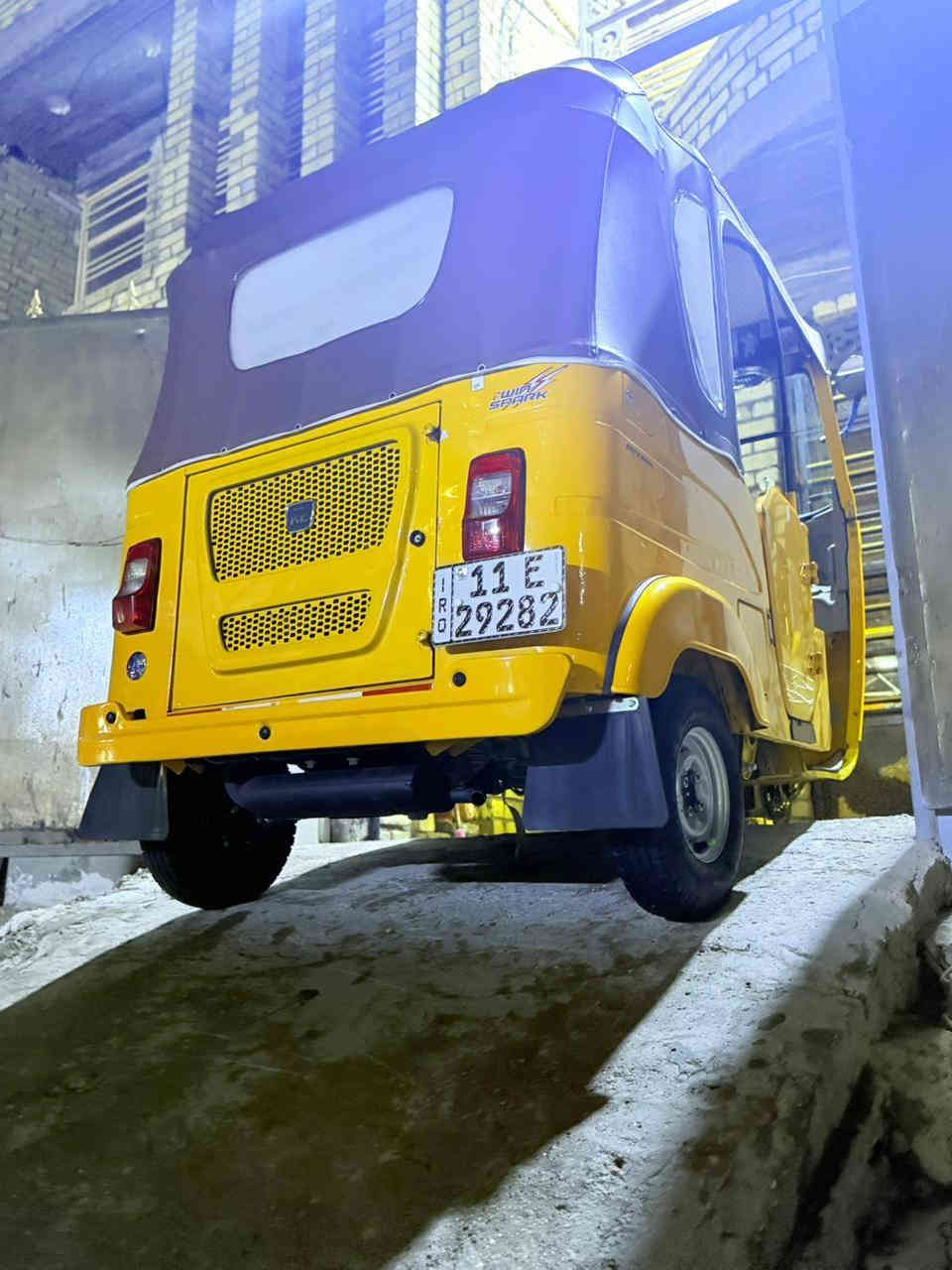 السلام عليكم شباب عندي تكتك موديل 22 شهر ١١ بسمي رقم انكليزي كفاله عامه كشر ومكينه وكسل تخم تاير تكتك تراي زيروووو مكاني الدوره شارع ٦٠ رقم ***********
