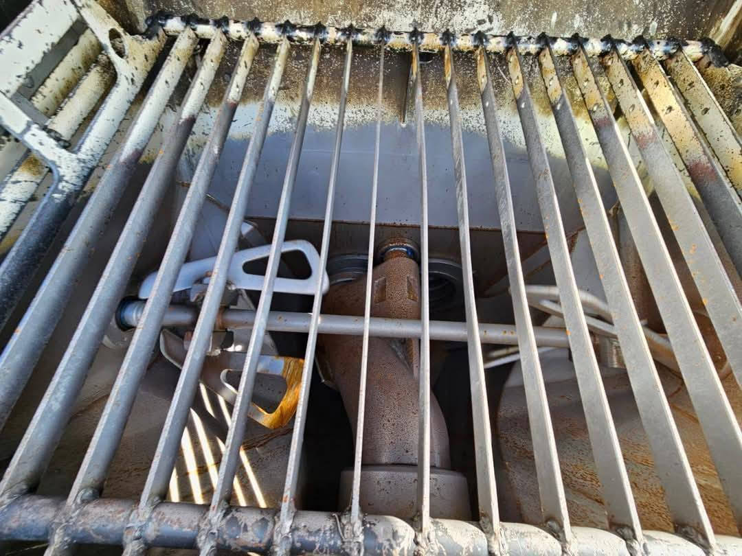 ماكينة ألمانية!!
العلامة التجارية: Putzmeister / Mercedes 

نوع الماكينة: Putzmeister M36/4 

سنة الإنتاج: 2014 
السعر ٨٥الف دولار شامل الكمرك والشحن والضريبه مدة الوصول ٢٥يوم بعد الاتفاق 

ا: Mercedes-Benz 

نوع الهيكل: Actros 2641 

نوع المضخة: BSF 36-4.16 HLS 

ذراع الرافعة: 4 أذرع / 36 مترًا 
دبل مضخه شوط طويل
حجم 230
مكفول من كلشي


**إذا كنت صاحب هذا الإعلان وتريد حذفه لأي سبب، رجاءا أرسل رسالة إلى الدعم الفني**