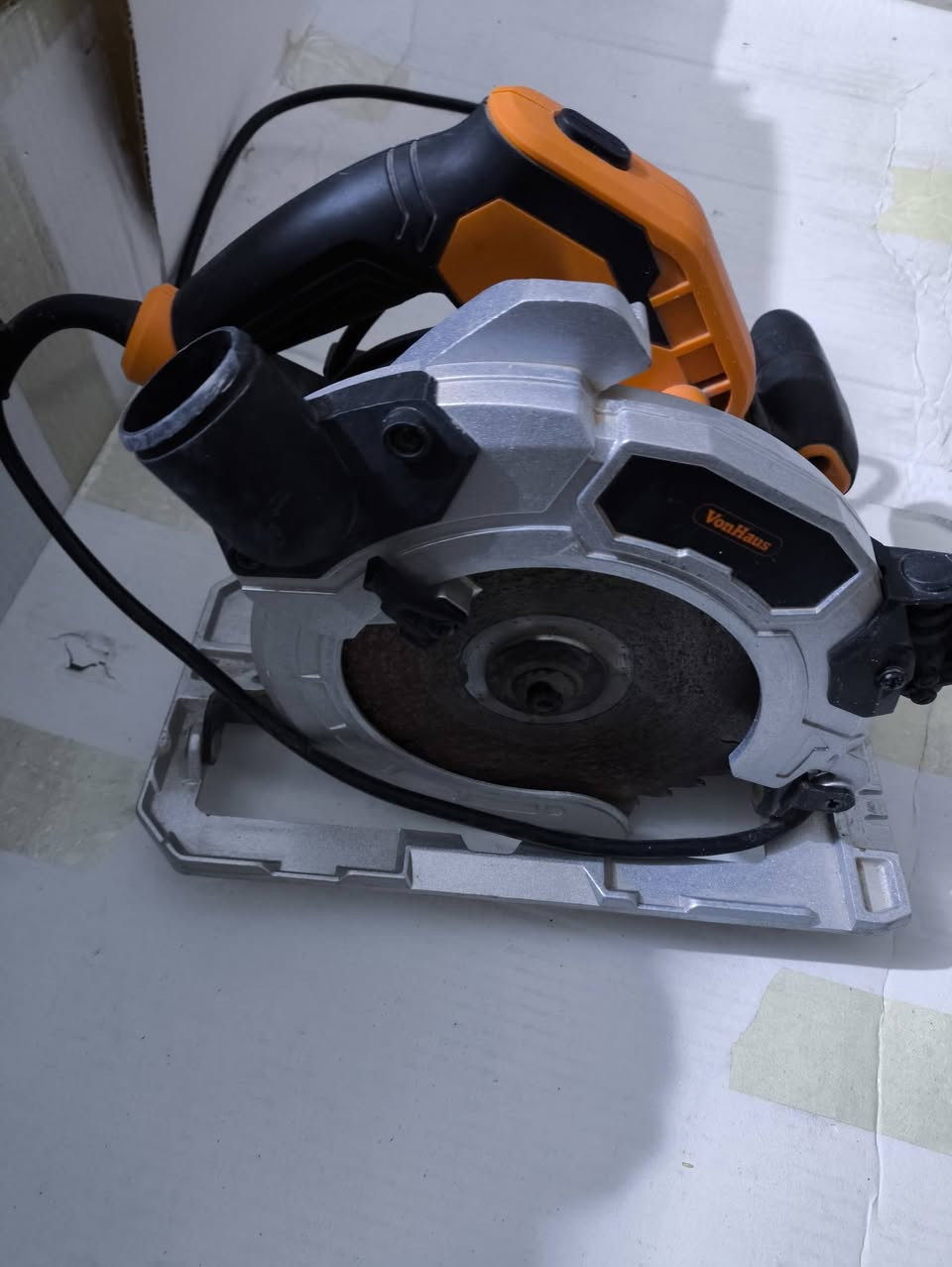 اجهزه منزليه وعدد 
البيع بالكيلو 
اثنين طن
***********
