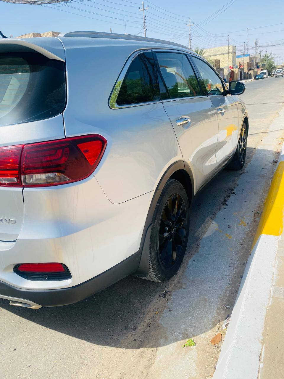 السلام عليكم
للبيع فقط 
سياره سورينتو وارد امريكي ٢٠
مرقم بابل 
مكينه 6 سلندر ٣٣٠٠
اللون رصاصي فضي 
رقم الشاصي  /
5XYPHDA59LG691939
ماشيه 61 فور ويل و قابل لزيادة 
فتحه بانوراما 
ثلاث قطع تبريد 
كشنات جلد 
بصمة ابواب  
تحديد مسار  
حادث جاملغ  
مكان كربلاء المقدسة 
السعر 225
***********
