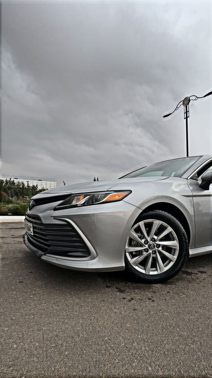 السلام عليكم ورحمة الله وبركاته تيوتا كامري 2023 السياره LE رقم سليمانيه  السعر.$180  جاهزه مابيهه اي نقص محرك 2500 ماشية 23 ألف رقم غير متواجد على الفيس لطفأ.                       ***********.   رقم الشاصي.  41C11BK4P088693
