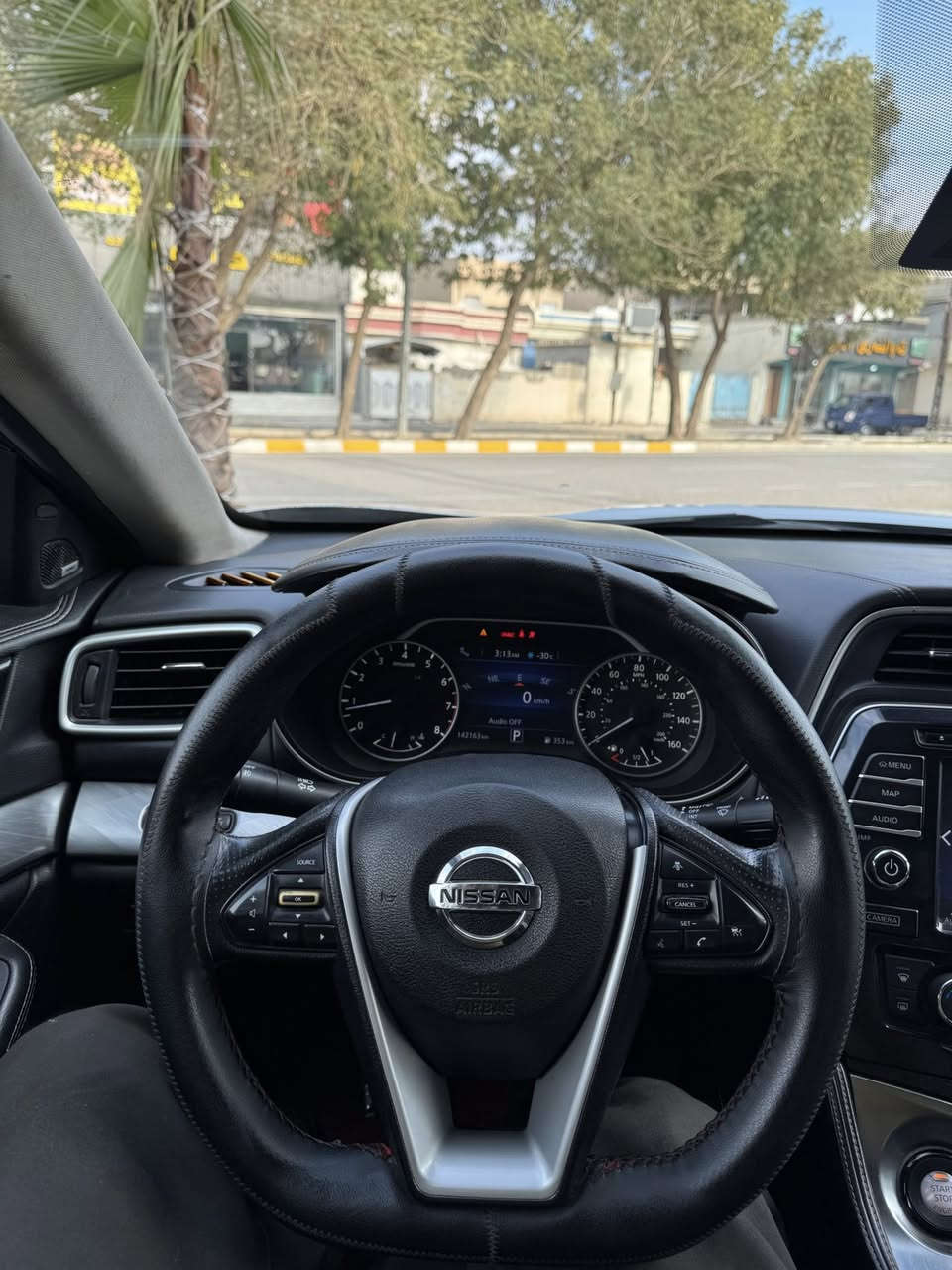 نيسان مكسمه 2017
مواصفات SL فول الفول 
كشنات جلد 
تدفئه كشنات 
رادرات امامي خلفي 
نقطه عمياء 
نضام قياده 
سبورت /نورمال /ايكو 
مثبت سرعه 
تشغيل عن بعد 
دهن كير ومكينه جديد 

قطعتين ونص صبغ 
ايرباك ستيرن وبرده وراجع سستم
مكانه كلار " 135$وبيه مجال

***********
