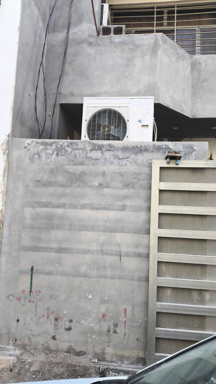 سبلت عمودي(كنتوري) ٢ونص طن نظيف يشتغل بارد فقط 
مكاني حي جهاد للاستفسار اكثر الاتصال على: ***********
