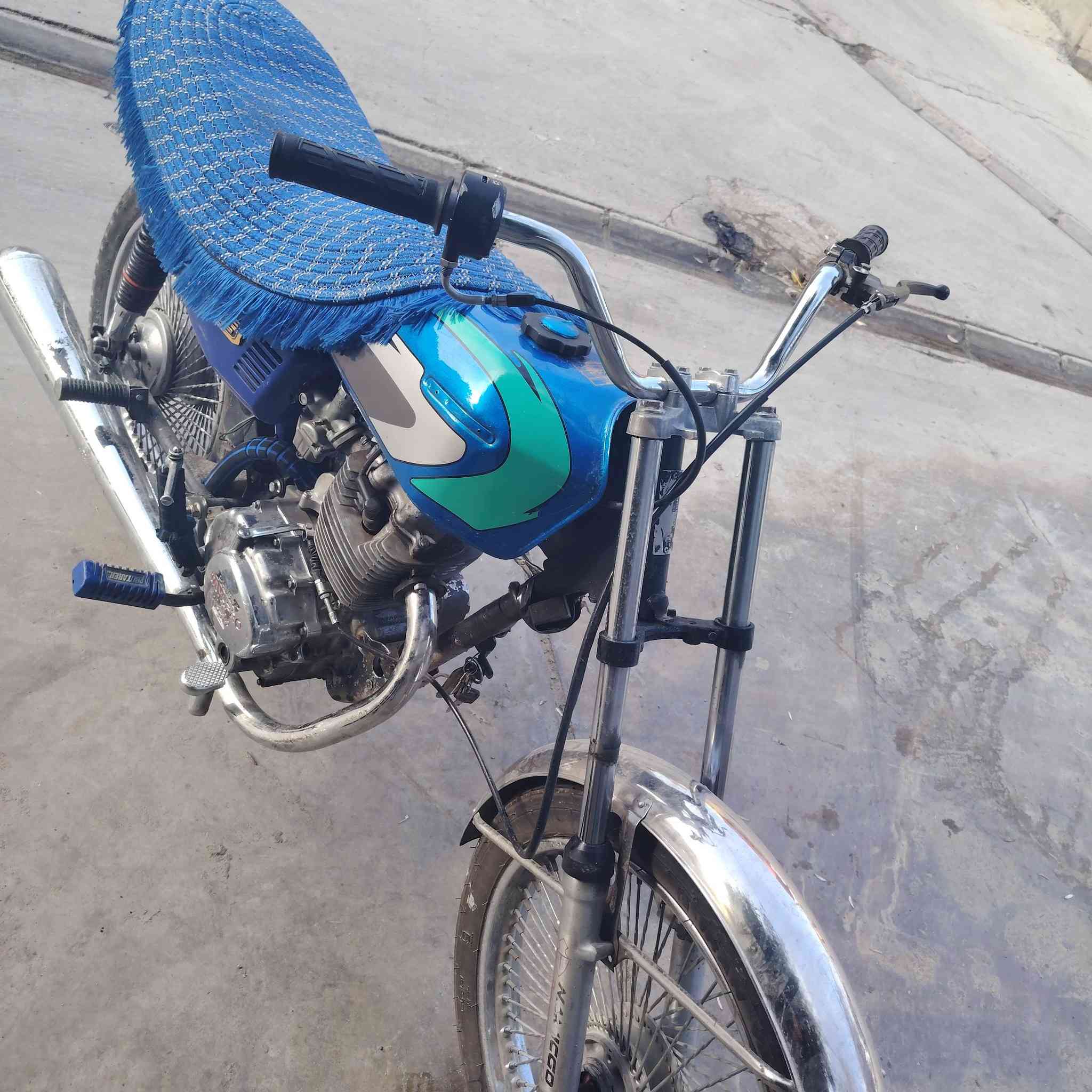 محرك 150 سي سي – 5 قير
تأشيرات جديدة
كشن نوع MKZ جديد
شلعة قوية
مضمونة ترفع على الكير الثاني
صوت محرك ناعم و شلعه  قويه السعر 500 وبي مجال


**إذا كنت صاحب هذا الإعلان وتريد حذفه لأي سبب، رجاءا أرسل رسالة إلى الدعم الفني**