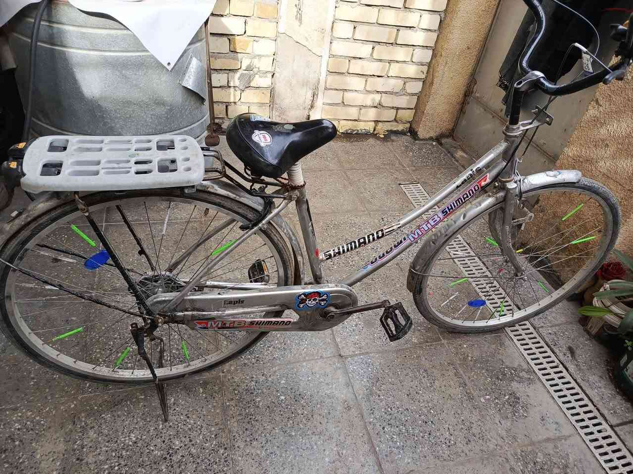 السلام عليكم بايسكل بناتي ياباني حجم ٢٧ للبيع كامل سعره ب١٠٠ مكاني بغداد البياع الاتصال ***********
