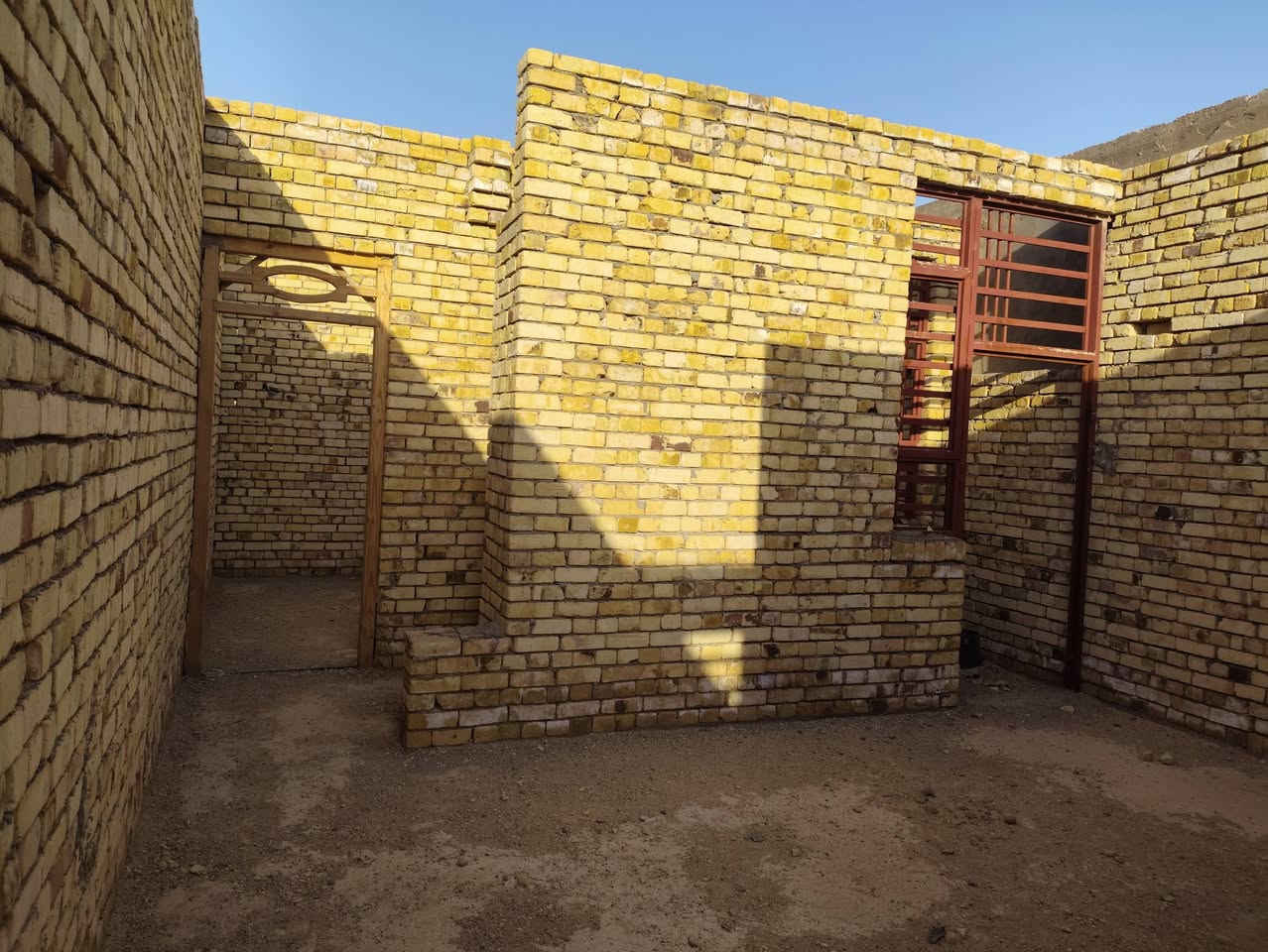 السلام عليكم
يوجد مشتمل هيكل غير مسقف للبيع في السفحة الاولى التعويضية وجه ع شارع 30 تجاري
للاستفسار***********
