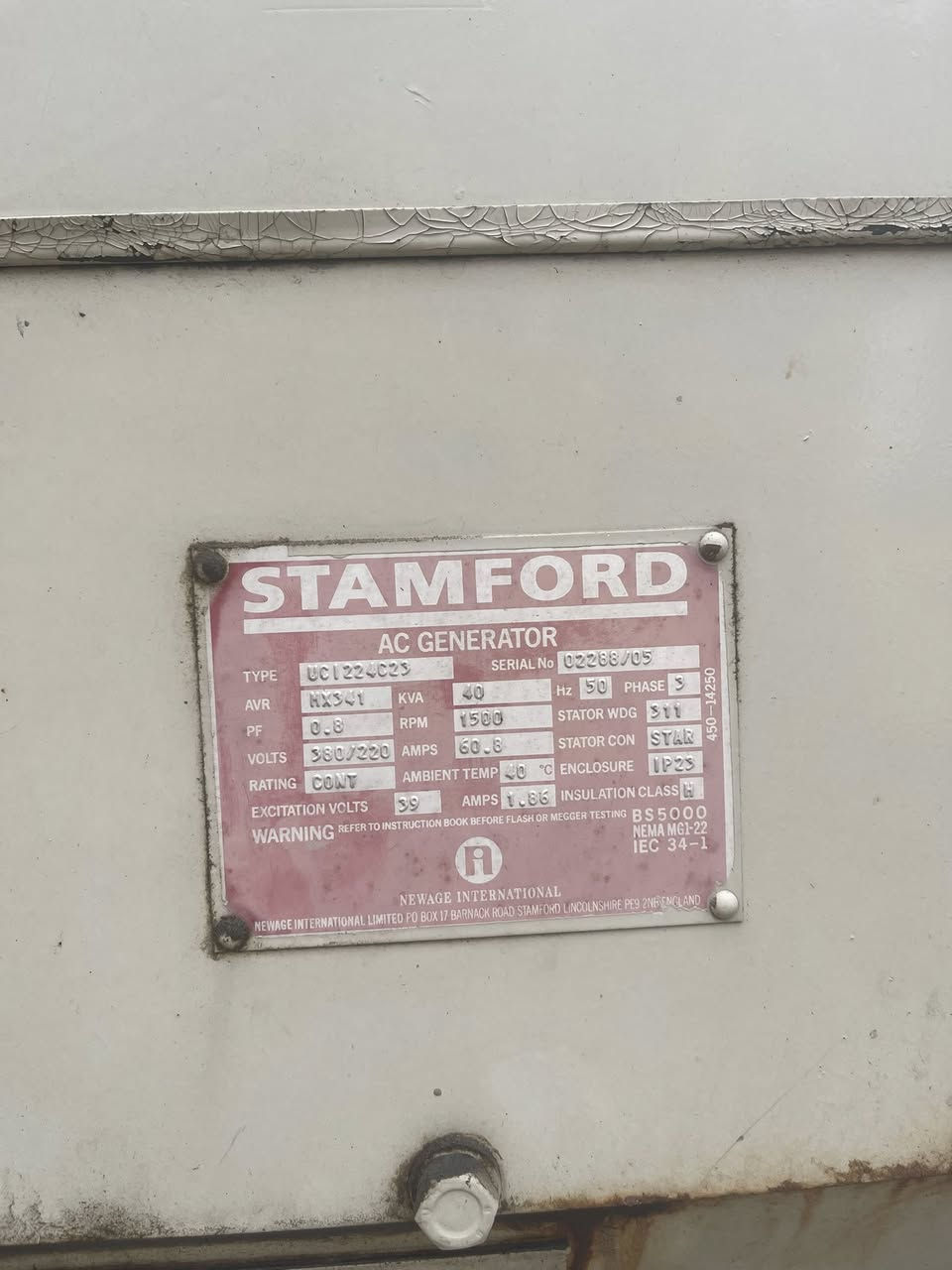 السلام عليكم

مولد 40 كي في للبيع. رأس توليد Stamford إنكليزي أصلي، محرك Deutz ثلاثي.

للبيع: مولدة (دويتس- ستامفورد) حجم 40 KVA أصلية ملحقة وجاهزة للشغل ⚙️⚡
لأصحاب المعامل والمشاريع والي يدورون مال بيت حمالة شغل، متوفرة مولدة كاملة وبمواصفات بلادها:
 🔹 المكينة: دويتس (Deutz) الأصلية 3 سيلندر، تبريد هوائي، شهيرة بقوتها واقتصادية جداً بالديزل.
 🔹 رأس التوليد: ستامفورد (Stamford) الإنجليزي الأصلي، موديل UC I224C23.
 🔹 القدرة والامبيرية: 40 كافيا صافي ومستقر، تعطي 60.8 أمبير (60.8 AMPS).
 🔹 نظام التشغيل: 3 فاز (Phase 3)، الفولتية 380/220، التردد 50 هرتز.
عدد القطع 15 قطعه


**إذا كنت صاحب هذا الإعلان وتريد حذفه لأي سبب، رجاءا أرسل رسالة إلى الدعم الفني**