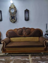 وبركاته تخم نضيف للبيع ١٠ مقاعد  السعر ٣٠٠ وبيه مجال  للتواصل 07759818...