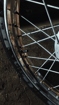 سلام عليكم دراجه كلك كلك مكفوله عشائرين محرك ما مفتوح شوف الدراجه كمله بلفيديو سعره 550.
***********
