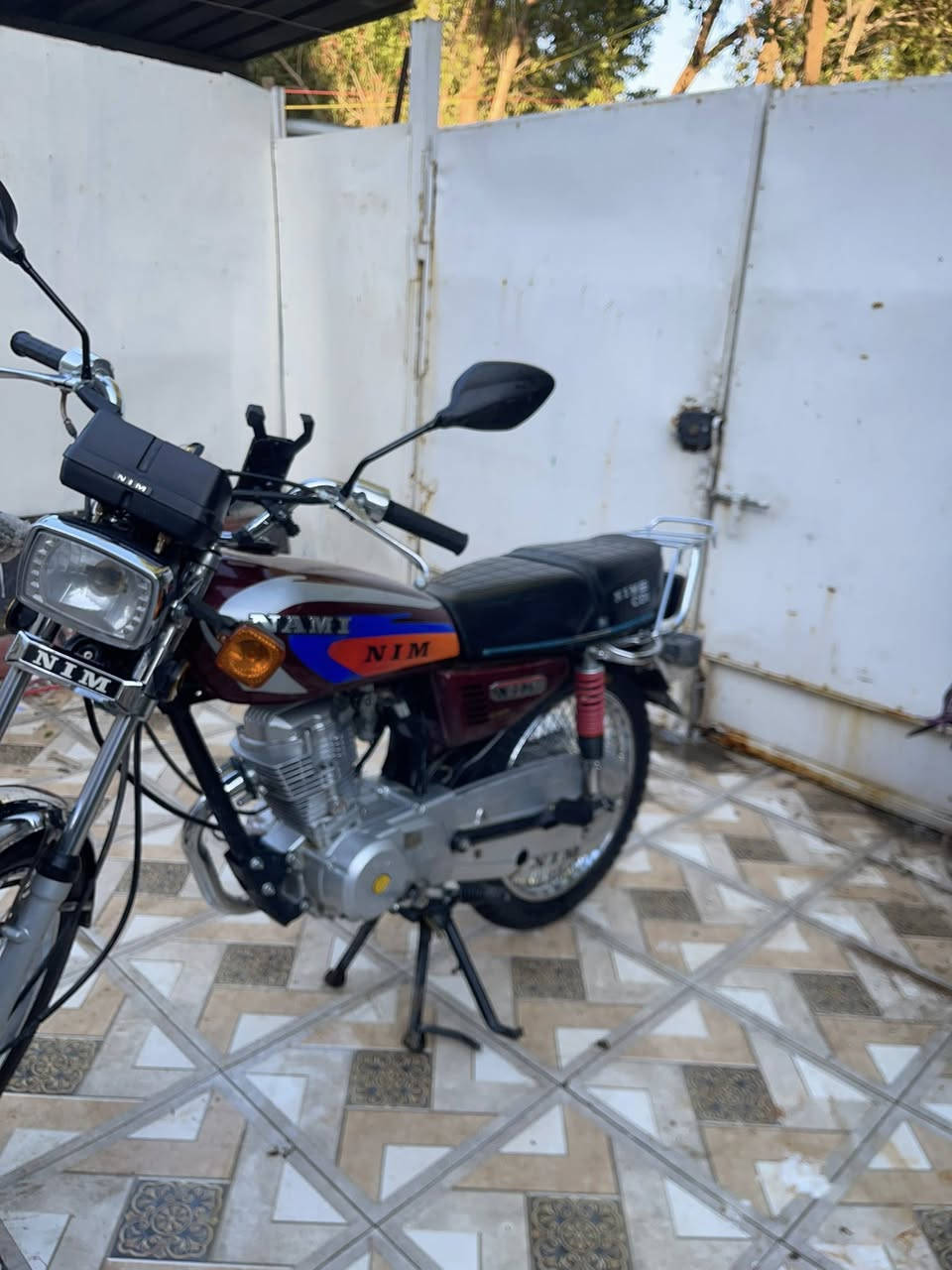 السلام عليكم 
إيراني نامه موديل ٢٥ مكينه نضيفه مفتوحه بدون أوراق بيه مكاتبه دراجه حلوه ونضيفه سعره ٥٠٠ مكاني بغداد العامريه رقم الهاتف ***********
