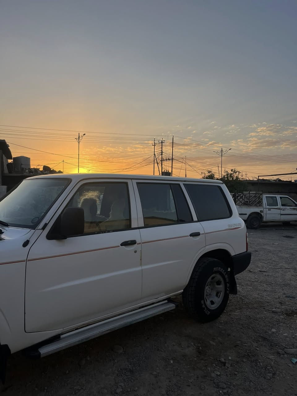 السلام عليكم
نيسان بترول للبيع 
موديل (2001) سلك 
رقم اربيل بسمي شرط حاسبه بغداد 
مصبوغه حزام جماليه القماره قطره صبغ مابيها 
كهربائيات تبريد تدفئه كلها شغاله 
عليها منضومة غاز 120 لتر 
غاز و بانزين  فوريل شغال 
قفل اكسل السياره مال جناي 
السعر (115)وبيها مجال 
***********
