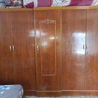 خشب • مستعمل ٣ سنوات • قابل للتفاوض