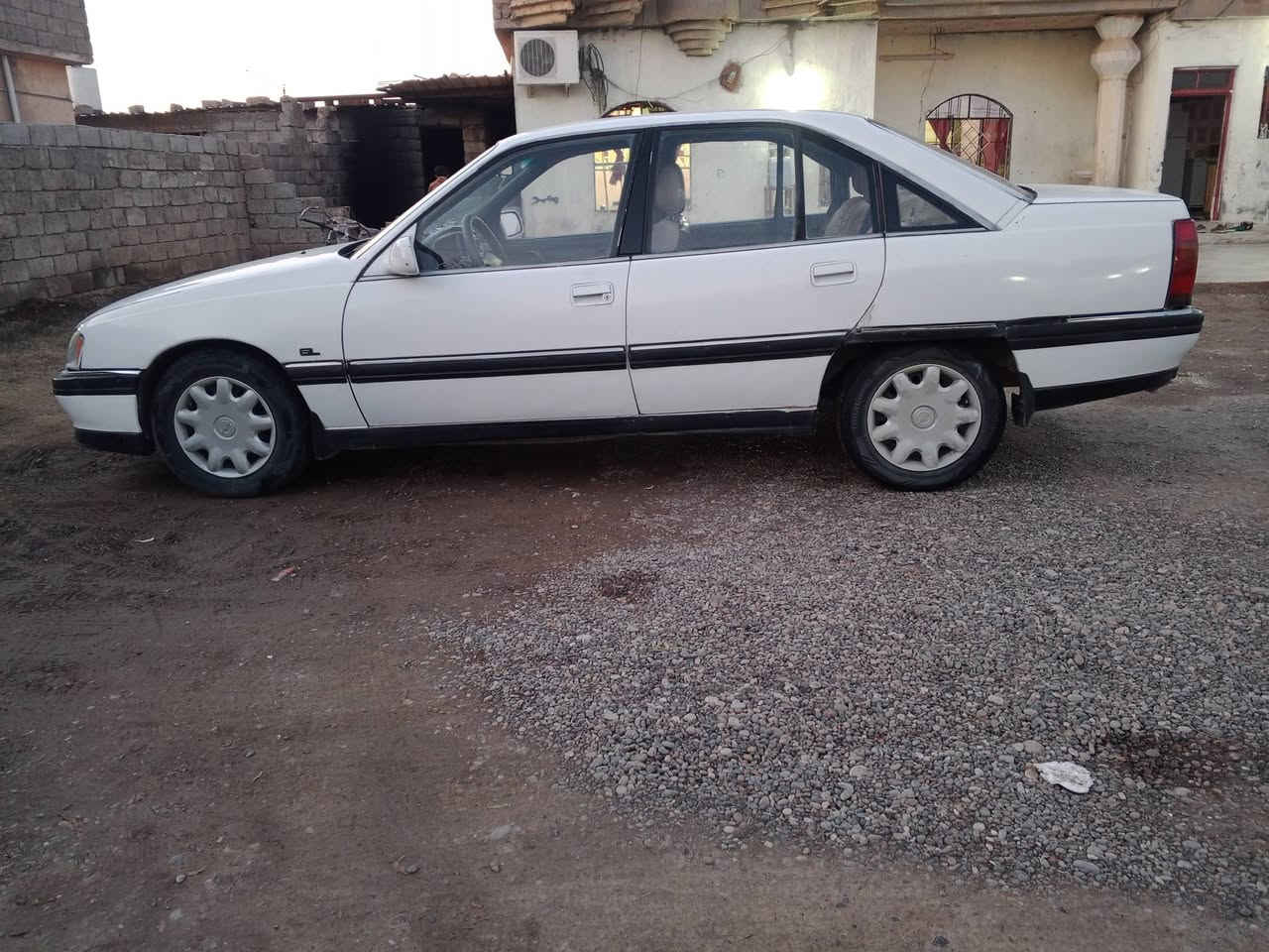 السلام عليكم مكلف بلنشر اوبل اوميكا للبيع موديل 91حجم 20كيرمحرك شرط تايرات جدد تدفئه مسجل كيوجه كلهن شغالت طخم امامي خلفي جديد رقم نينوى دولي السنويه لل 2030ترايك وين ماتريد السعر 32وبيهه مجال *********** خاص ماعندي
