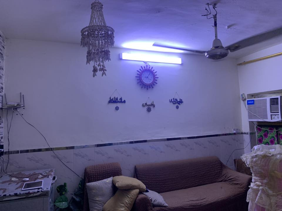 السلام عليكم تبيت تجاوز للبيع مساحة ١٠٠ عنوان سكينة قرب شارع العالم وقرب مخبز الساعدي خدمات كاملة مي كهرباء مجاري اجلكم الله للستفسار اكثر *********** ملاحظة فقط الطابق ثاني سندويش البيت صب وجديد من الداخل
