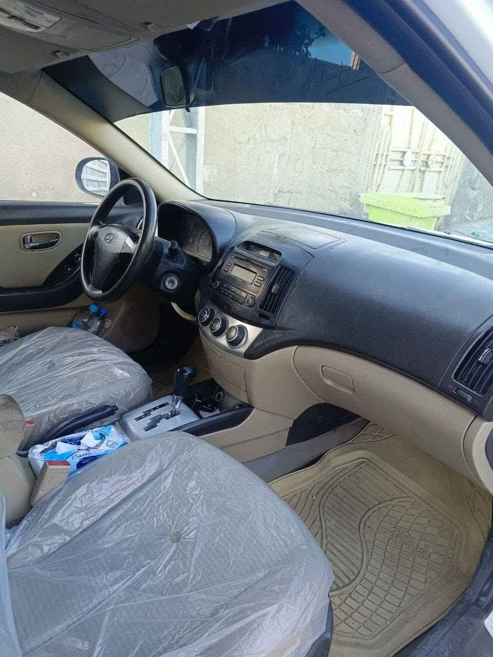 السلام عليكم 
للبييع فقط بدون مراوس 
النترا ١١خليجي ١٦٠٠دكشن عالي  بغداد انلكيزي بأسمي سنويه لل ٣٠ السياره جاهزه مكينه وكير وحداديه وتخم تاير مكفول السياره بيهه صبغات بسيطات وسونارهه مرفق بلصور السعر ١٠٠وبيهه مجال بسيط مكان السياره كربلاء الحسينيه للاستفسار الاتصال على الارقام *********** 
***********
