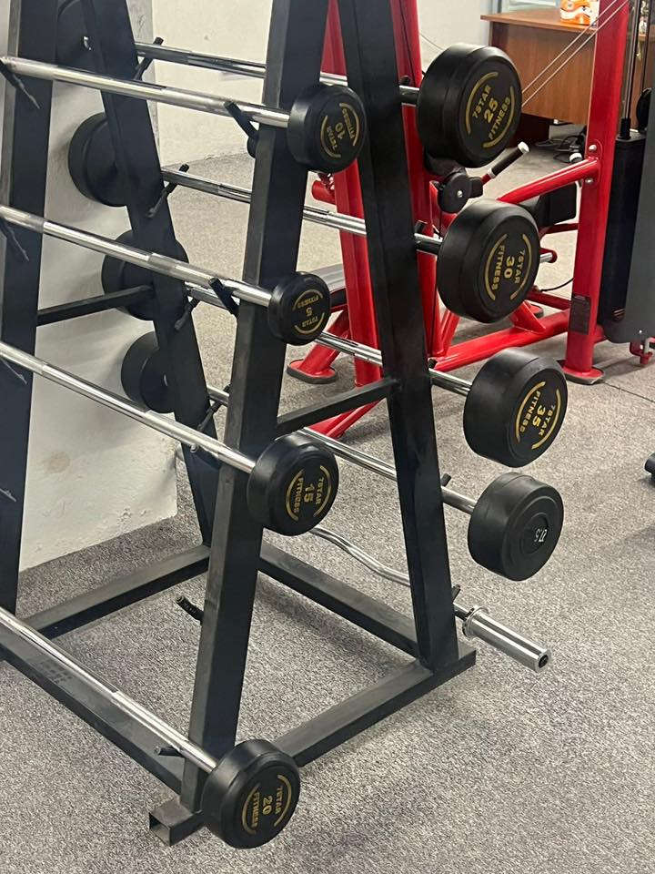 السلام عليكم شباب عندي هاي الأجهزة  رايد  ابو سياره  يجيبهن من اسليمانيه البعقوبه  انطي كروه ملاحظه حماله الاقراص فارغه بدون اوزان  الغراظ  شفتات 8 مصطبه كرسي وحماله اقارص وحماله شفتات هاي الغراض الي بلصور ***********
