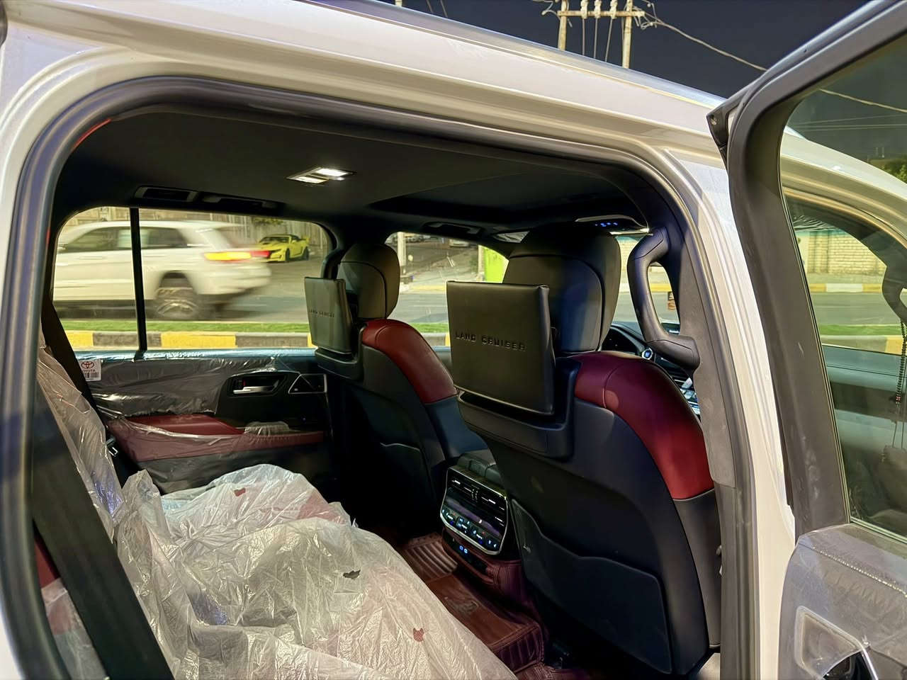 السلام عليكم
لبيع لاندكروز vxr 2023
تون تيربو داخل احمر ثلاثه شاشات
داتا شو كبير
فول مواصفات واحد علئ واحد
السياره مكفوله كفاله عامه
السياره بحاله الوكاله
ماشيه 34 الف
ppf مغلفه
رقم بغداد بإسمي
تبريد كشنات امامي خلفي
كشنات كهرباء
وبيهة مجال بسيط840
للاتصال ***********
